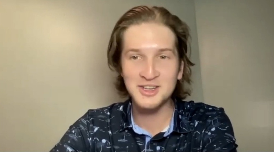 “我们自己设计组装了一套新设备”